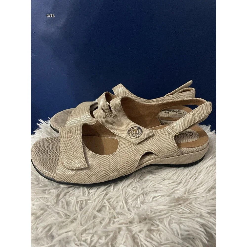 CLARKS WOMEN'S TIFFANI ALDORA NATURAL BEIGE LEA SLINGBACK SANDALS SHOES 9.5